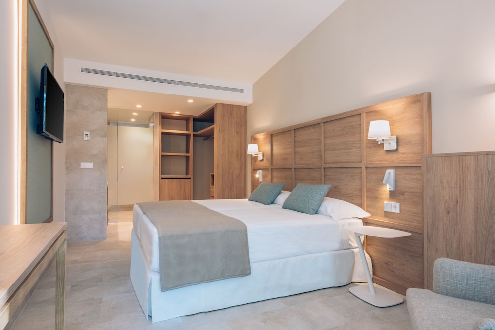 Iberostar Waves Cala Domingos -All Inclusive — Hotel rooms in Calas de Mallorca, Balearic Islands