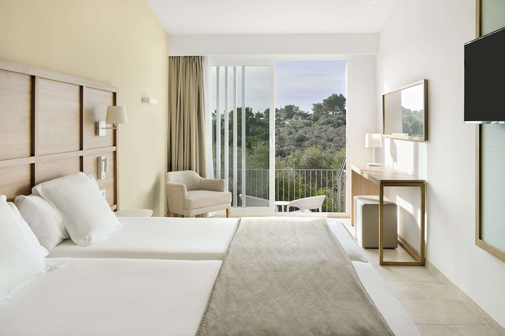 Iberostar Waves Cala Domingos -All Inclusive — Hotel rooms in Calas de Mallorca, Balearic Islands