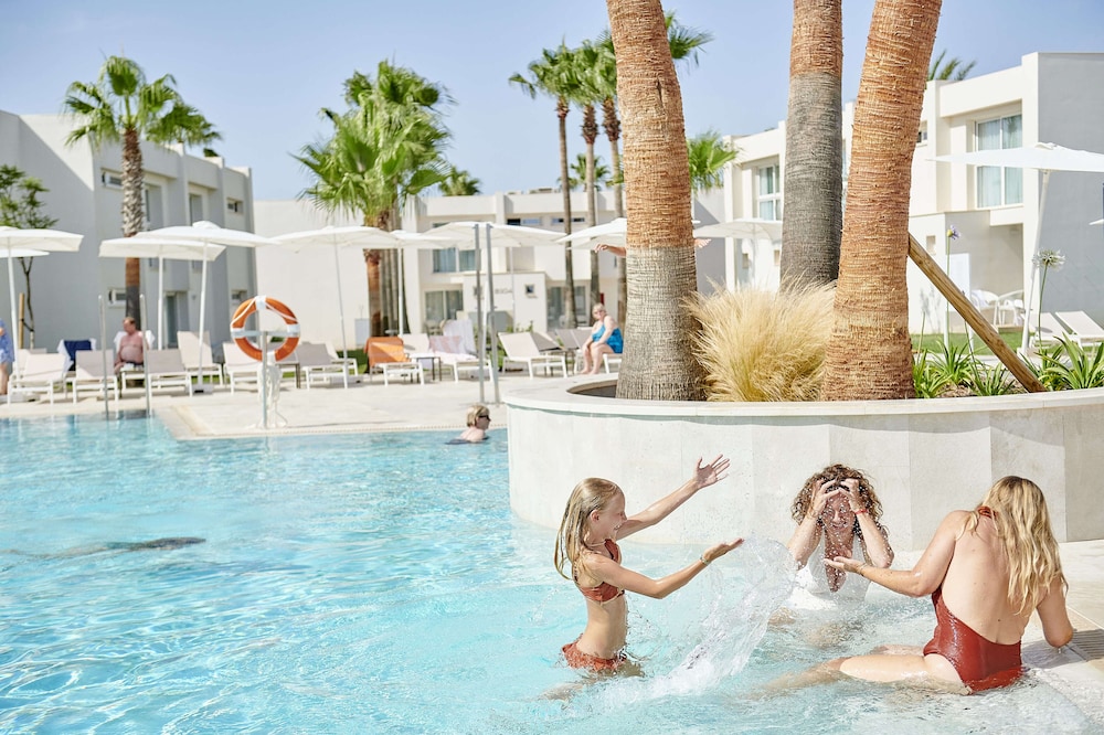 Iberostar Waves Cala Domingos -All Inclusive — Swimming pool in Calas de Mallorca, Balearic Islands
