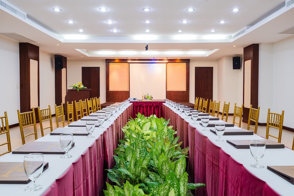 Orchidacea Resort — Hotel building in Karon, Phuket Province
