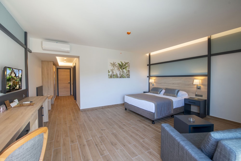 Club Dizalya Hotel — Hotel rooms in Alanya