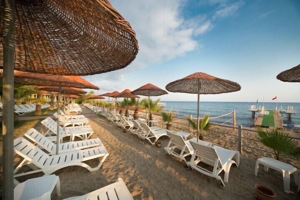 Club Dizalya Hotel — Beach in Alanya