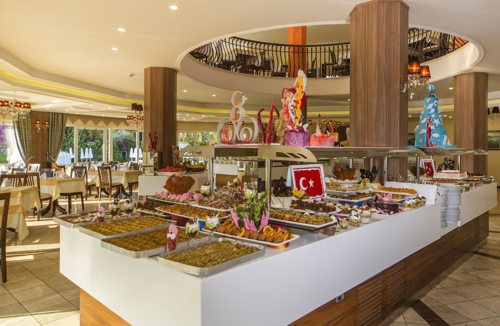 Club Dizalya Hotel — Restaurant & bars in Alanya