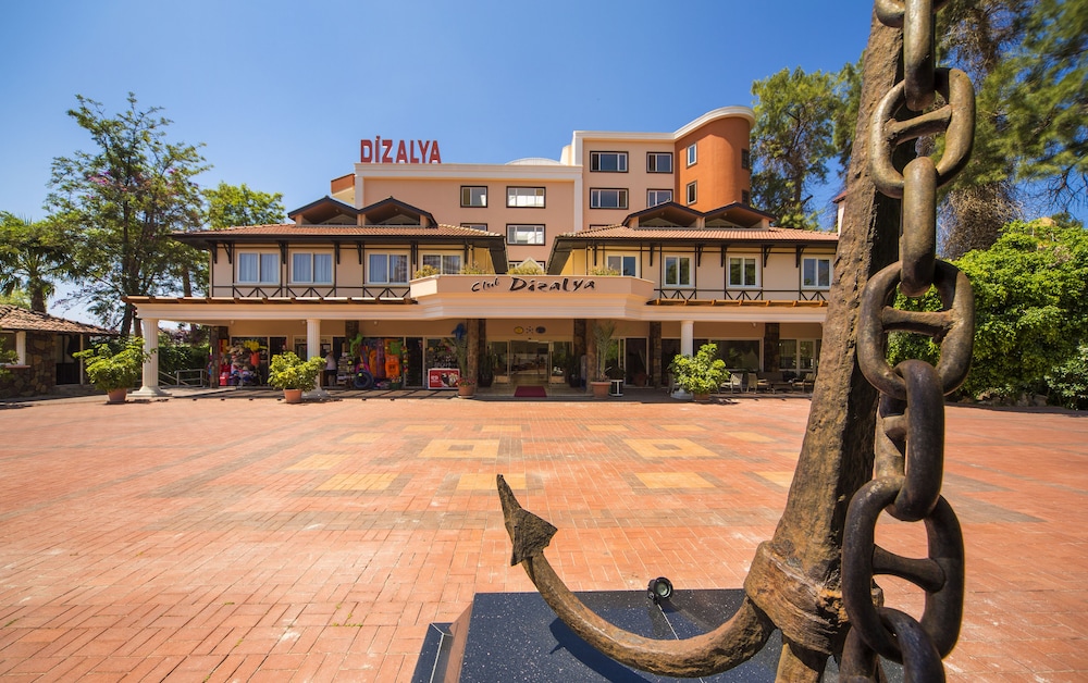 Club Dizalya Hotel — Hotel building in Alanya