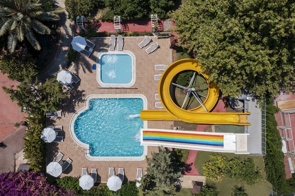 Club Dizalya Hotel — Swimming pool in Alanya