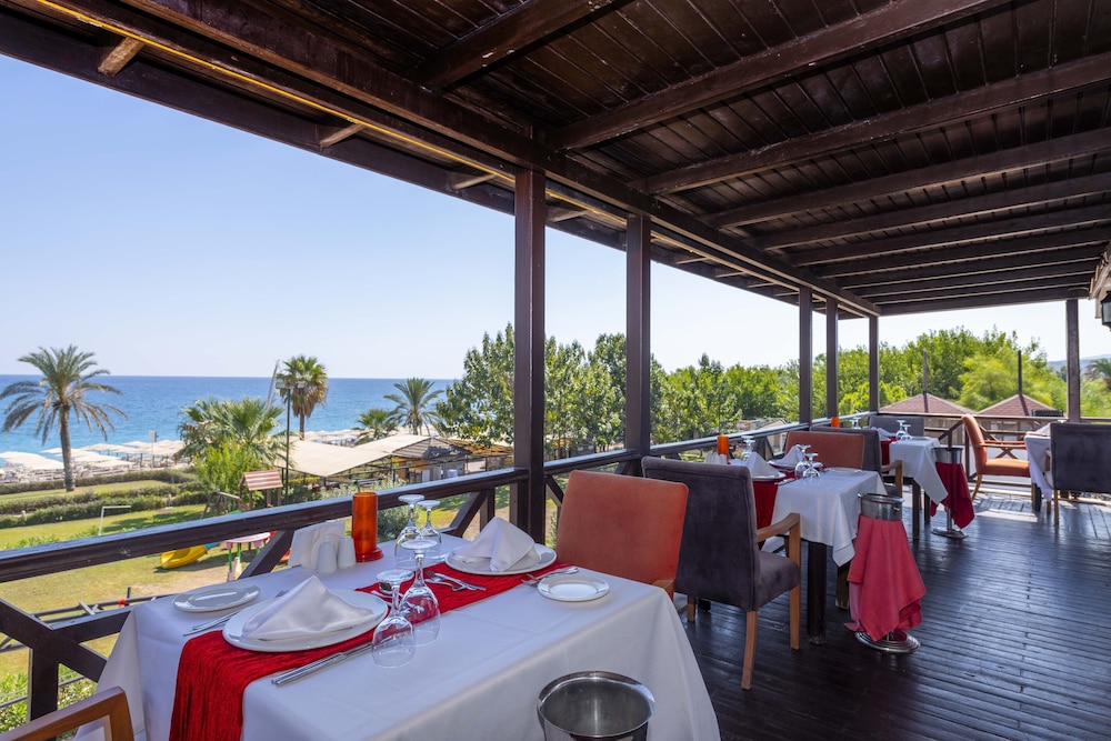 Armas Labada — Restaurant & bars in Kemer