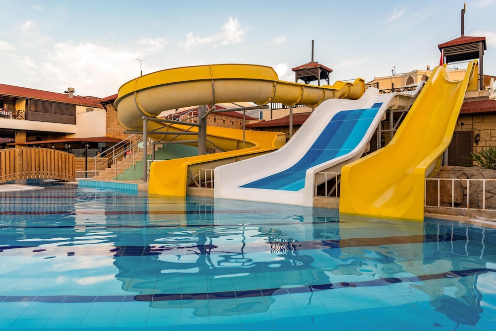 Armas Labada — Swimming pool in Kemer
