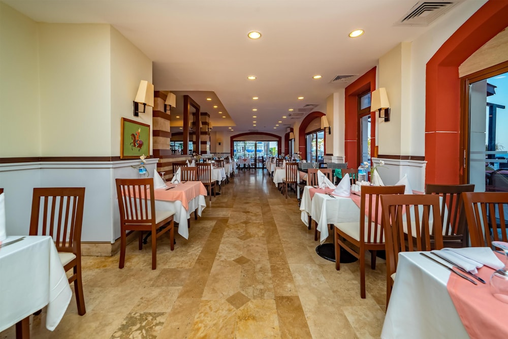 Armas Labada — Restaurant & bars in Kemer