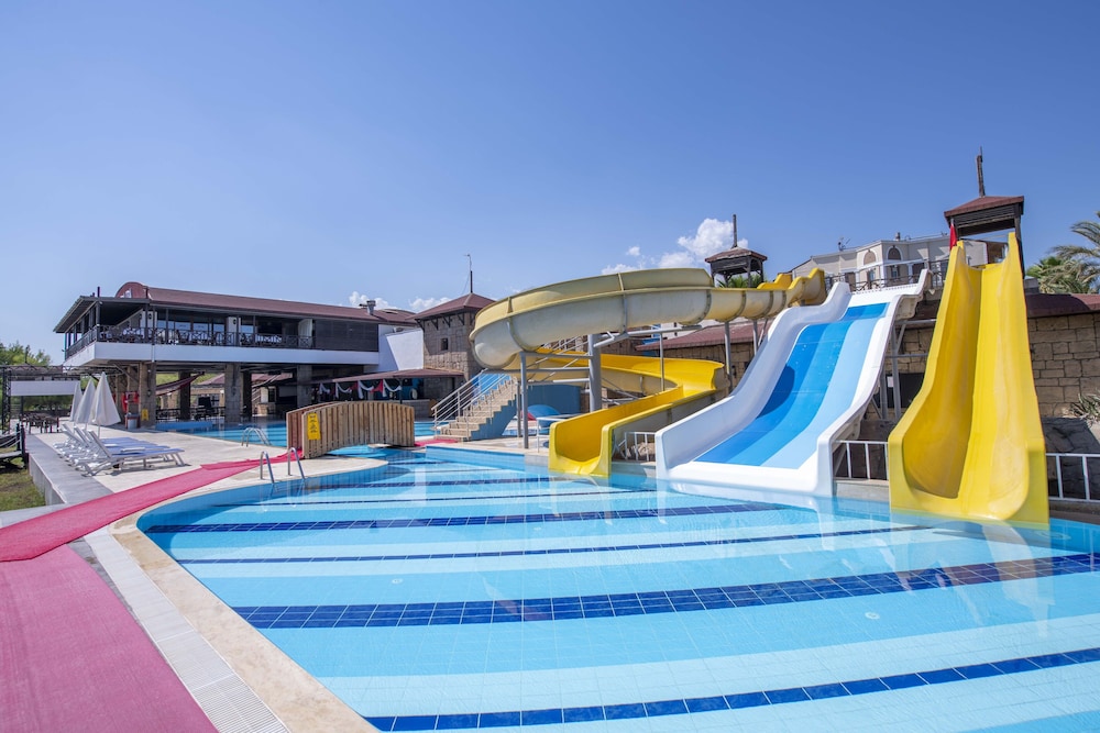 Armas Labada — Swimming pool in Kemer