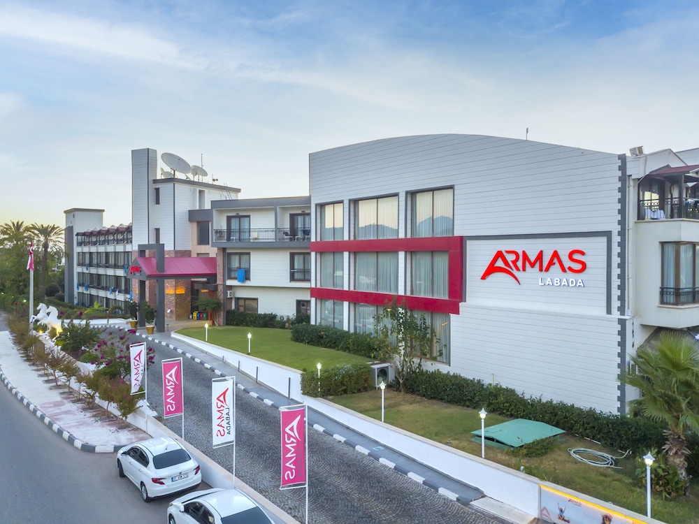 Armas Labada — Hotel building in Kemer