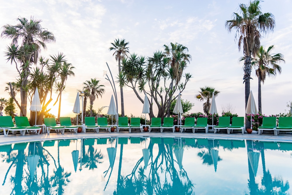 Armas Labada — Swimming pool in Kemer