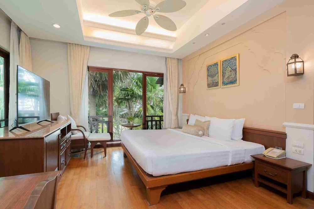 Ravindra Beach Resort And Spa — Hotel rooms in Sattahip, Chonburi