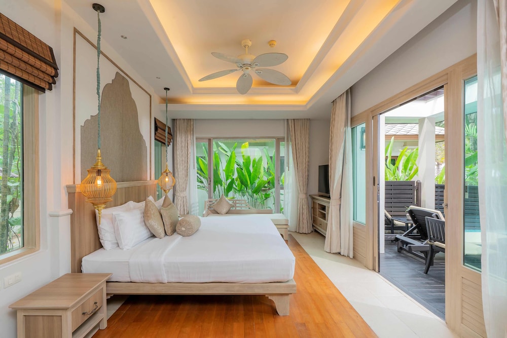 Ravindra Beach Resort And Spa — Hotel rooms in Sattahip, Chonburi