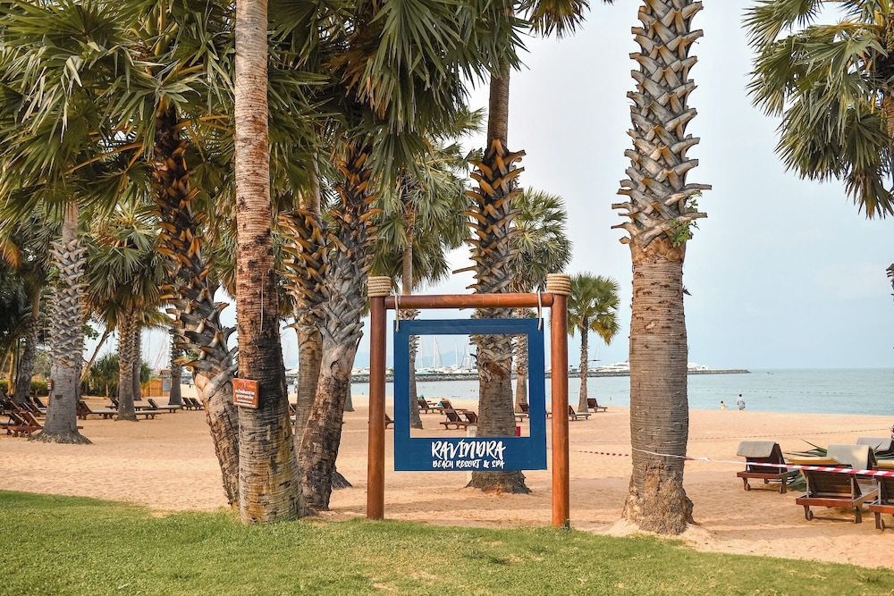 Ravindra Beach Resort And Spa — Beach in Sattahip, Chonburi