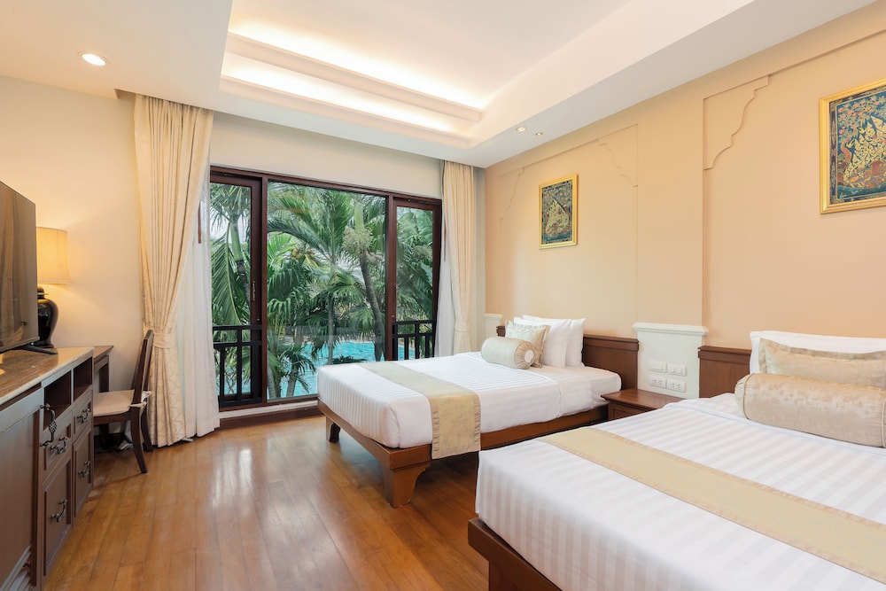 Ravindra Beach Resort And Spa — Hotel rooms in Sattahip, Chonburi