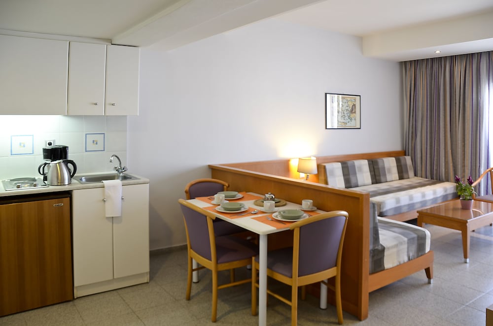 Athena Hotel — Hotel rooms in Rhodes Town, South Aegean