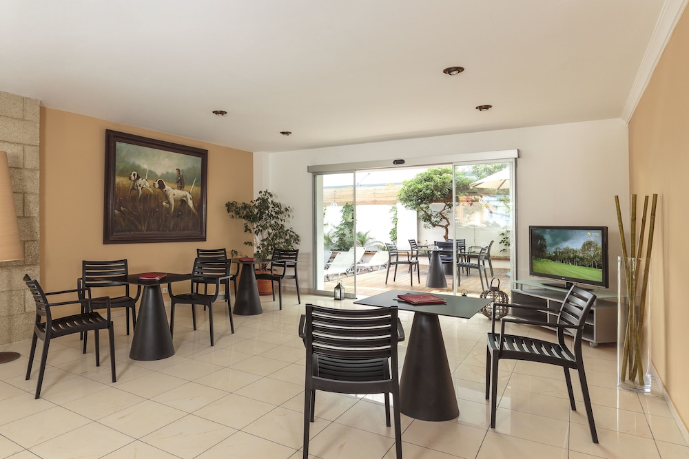 Athena Hotel — Restaurant & bars in Rhodes Town, South Aegean