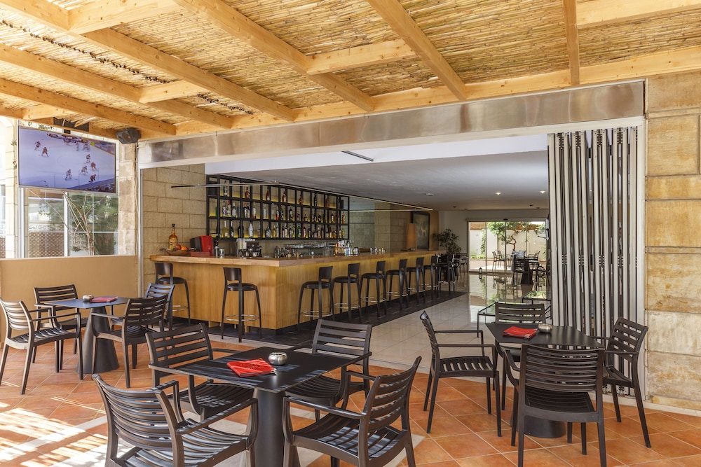 Athena Hotel — Restaurant & bars in Rhodes Town, South Aegean