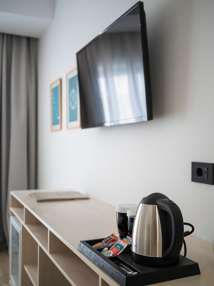 Athena Hotel — Hotel rooms in Rhodes Town, South Aegean