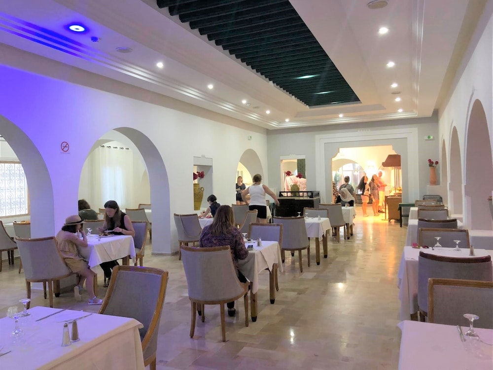Zenon Hotel Djerba — Restaurant & bars in Midoun, Medenine