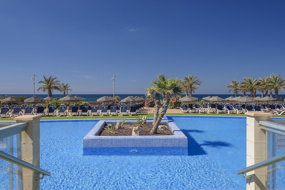Cabogata Beach Hotel — Swimming pool in Almeria, Andalusia