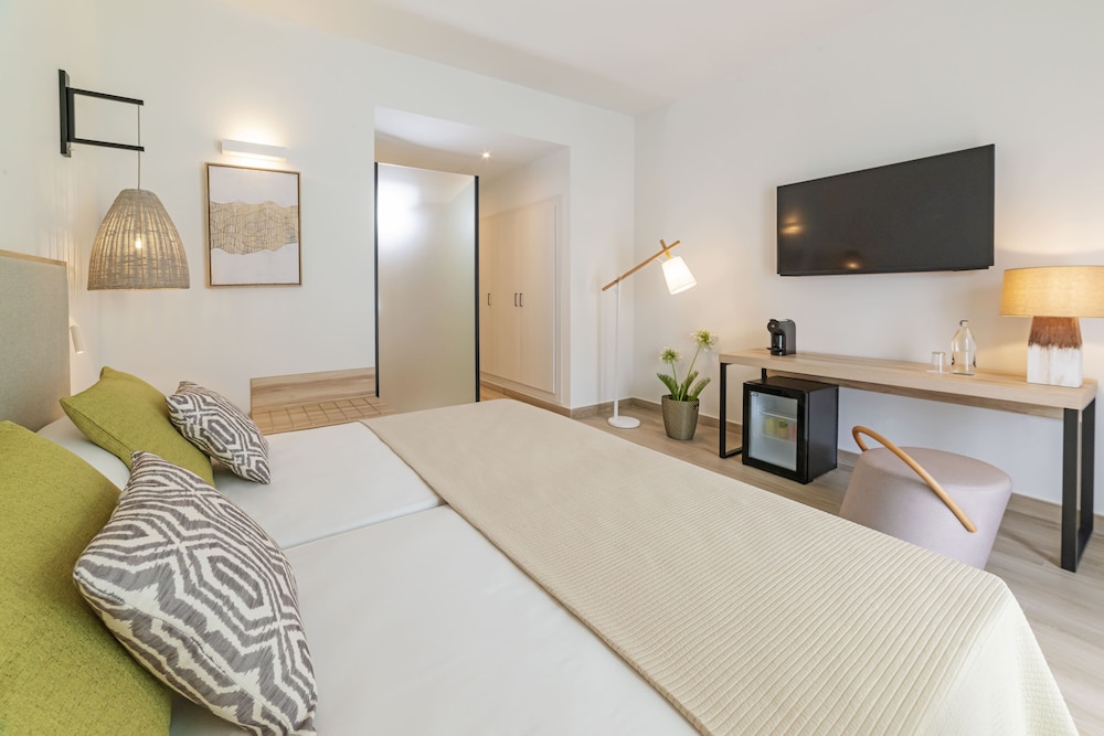 Cabogata Beach Hotel — Hotel rooms in Almeria, Andalusia