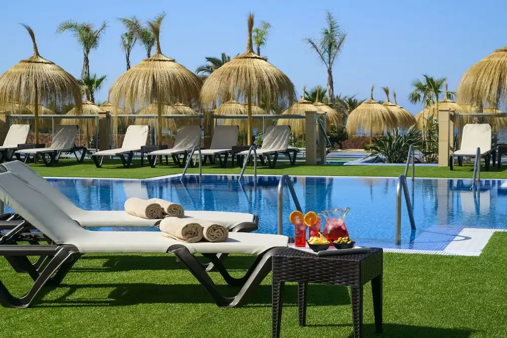 Cabogata Beach Hotel — Swimming pool in Almeria, Andalusia
