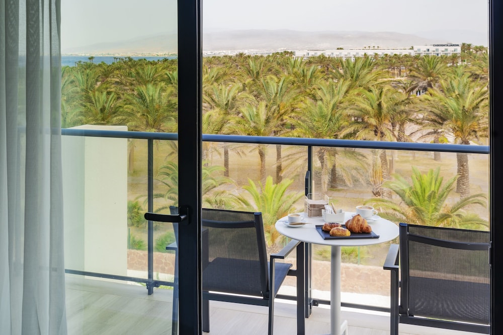 Cabogata Beach Hotel — Hotel rooms in Almeria, Andalusia
