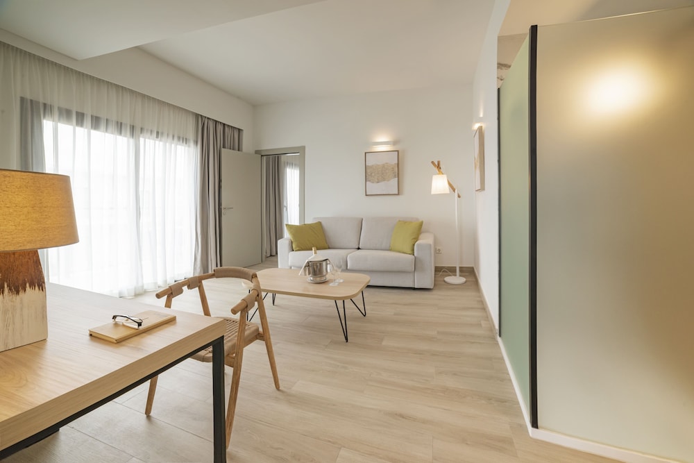 Cabogata Beach Hotel — Hotel rooms in Almeria, Andalusia