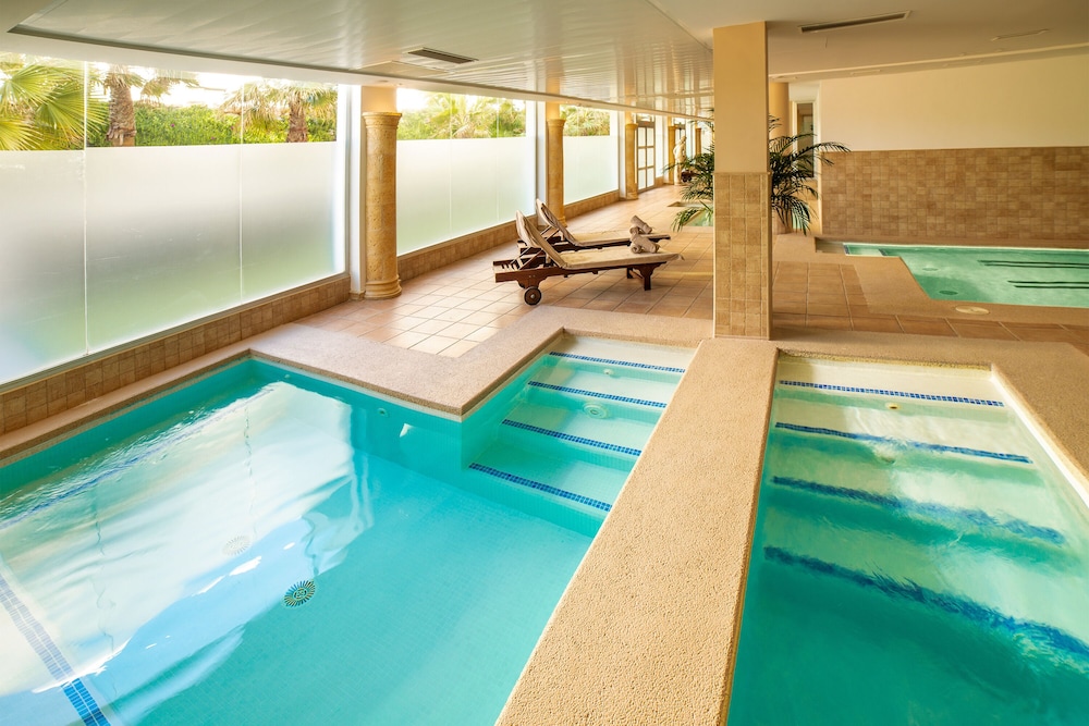 Cabogata Beach Hotel — Swimming pool in Almeria, Andalusia