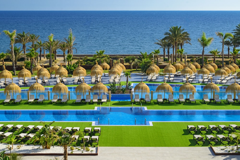 Cabogata Beach Hotel — Swimming pool in Almeria, Andalusia