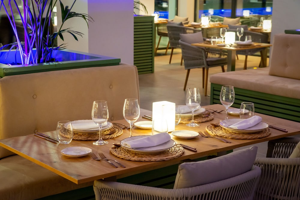 Cabogata Beach Hotel — Restaurant & bars in Almeria, Andalusia
