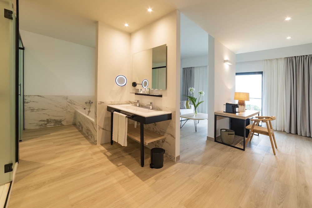 Cabogata Beach Hotel — Hotel rooms in Almeria, Andalusia