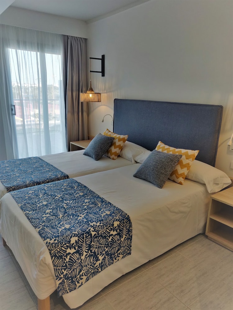 Cabogata Jardín Hotel — Hotel rooms in Almeria, Andalusia