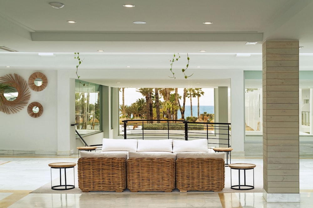 Cabogata Jardín Hotel — Hotel building in Almeria, Andalusia