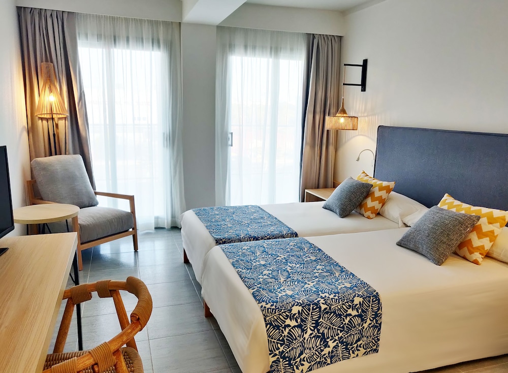 Cabogata Jardín Hotel — Hotel rooms in Almeria, Andalusia