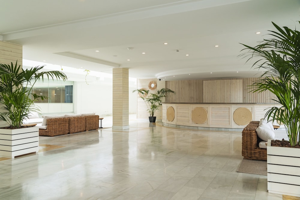 Cabogata Jardín Hotel — Hotel building in Almeria, Andalusia