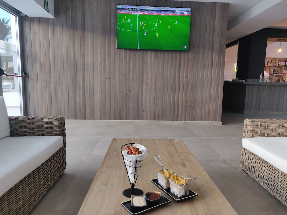 Cabogata Jardín Hotel — Restaurant & bars in Almeria, Andalusia