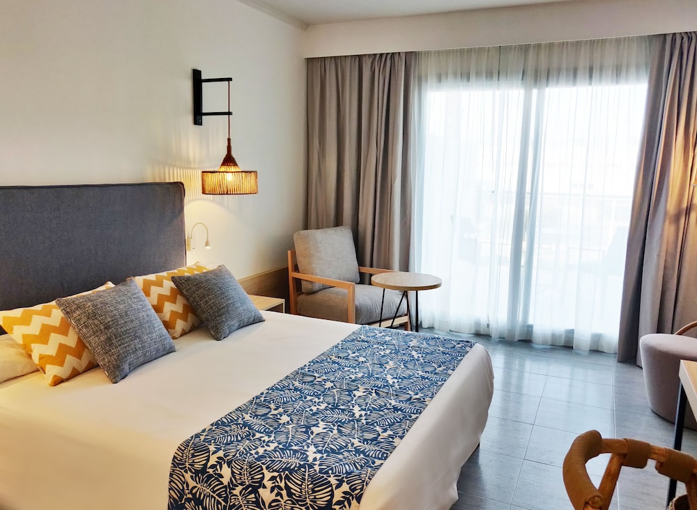 Cabogata Jardín Hotel — Hotel rooms in Almeria, Andalusia