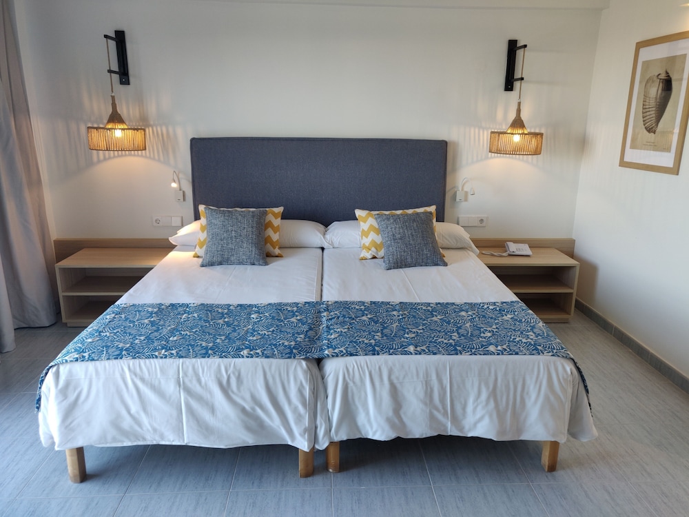 Cabogata Jardín Hotel — Hotel rooms in Almeria, Andalusia