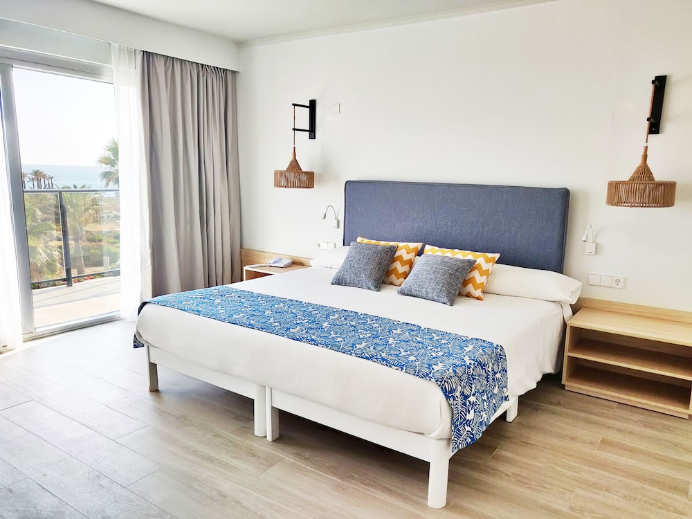 Cabogata Jardín Hotel — Hotel rooms in Almeria, Andalusia