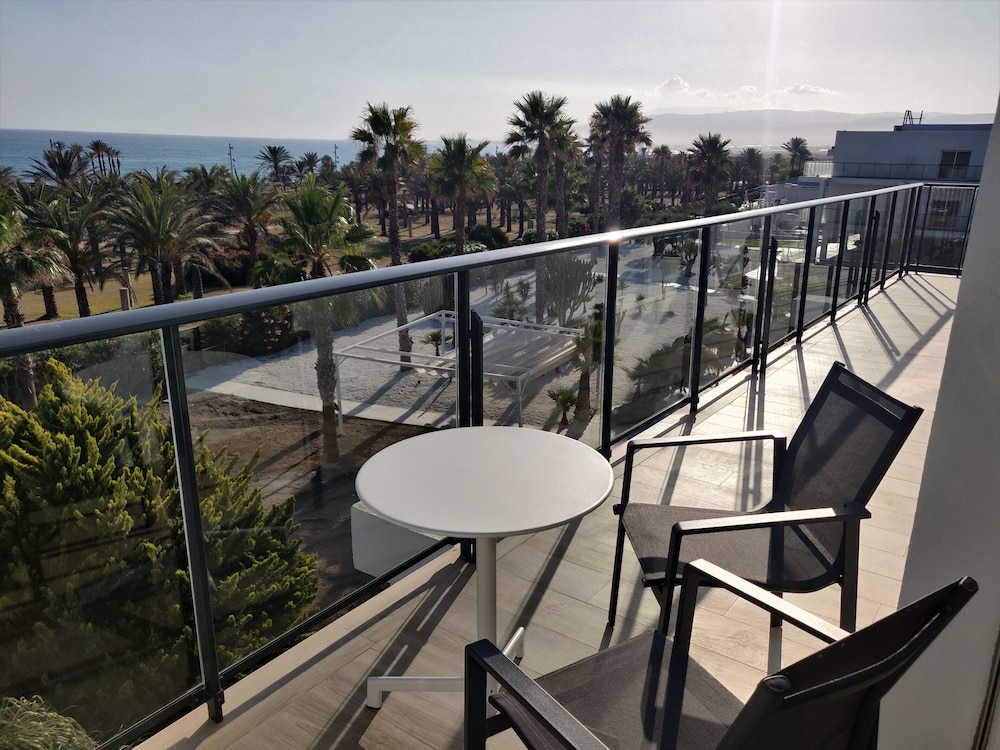 Cabogata Jardín Hotel — Hotel rooms in Almeria, Andalusia