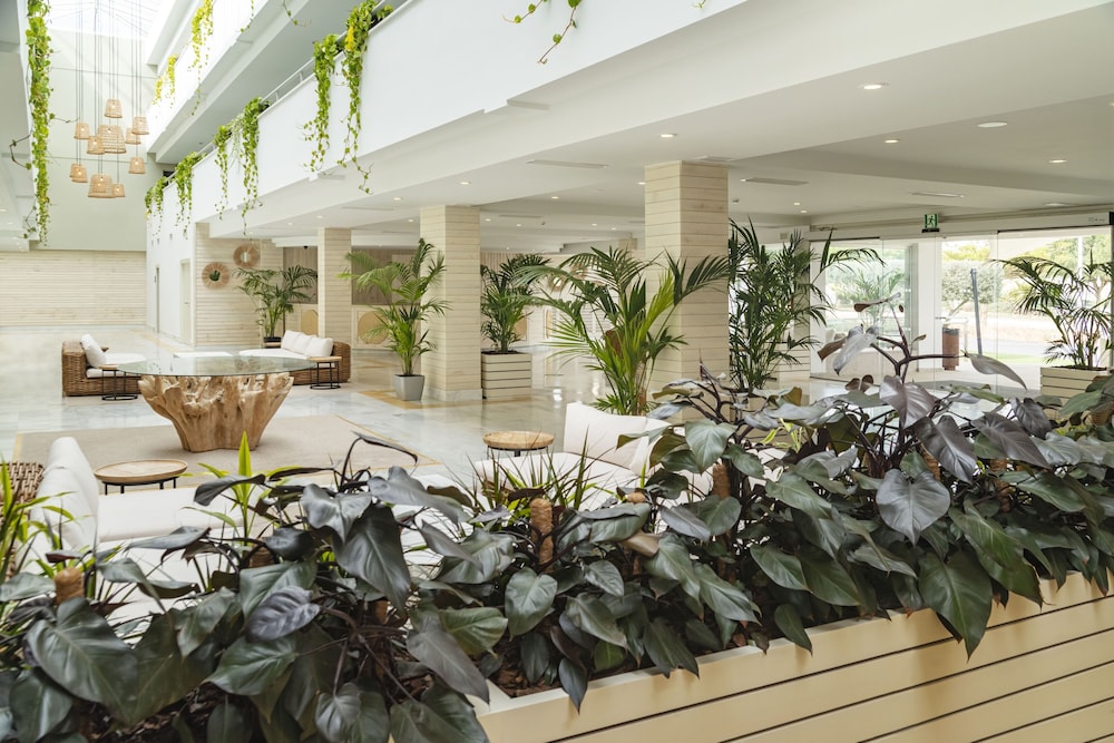 Cabogata Jardín Hotel — Hotel building in Almeria, Andalusia