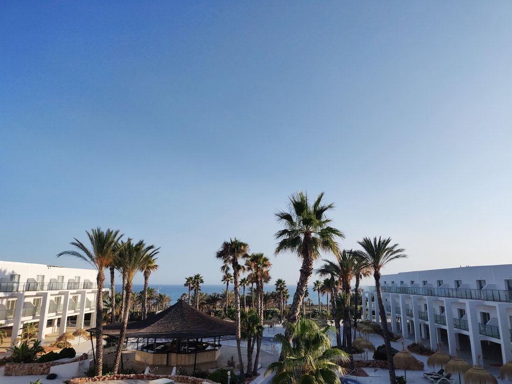 Cabogata Jardín Hotel — Restaurant & bars in Almeria, Andalusia