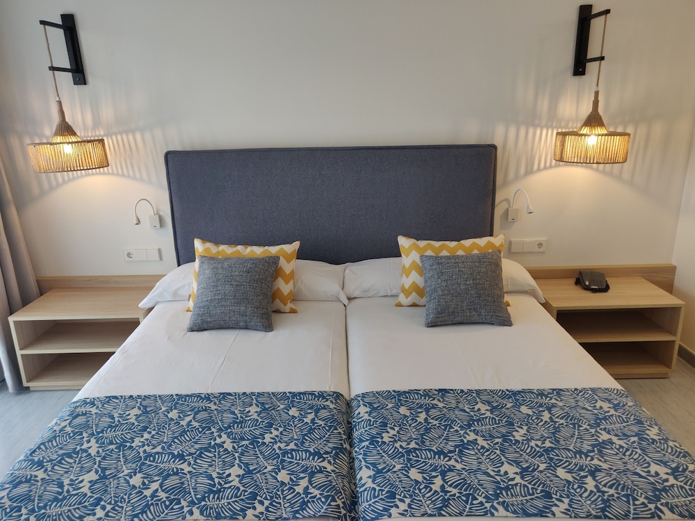 Cabogata Jardín Hotel — Hotel rooms in Almeria, Andalusia