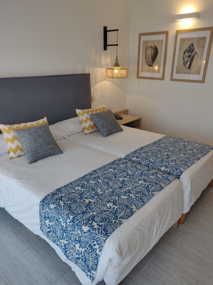 Cabogata Jardín Hotel — Hotel rooms in Almeria, Andalusia