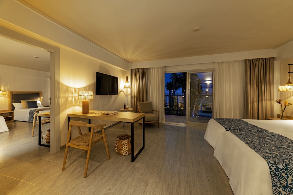 Cabogata Jardín Hotel — Hotel rooms in Almeria, Andalusia