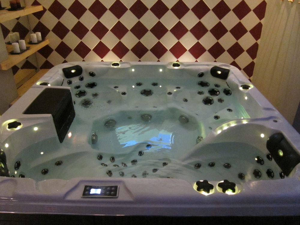 Atlantis Beach Hotel — Spa in Rethymnon