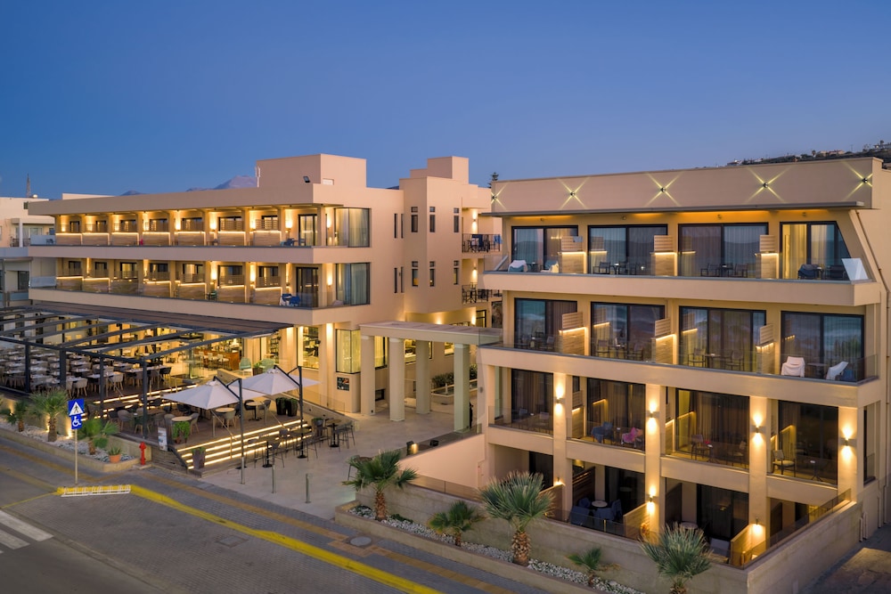 Atlantis Beach Hotel — Hotel building in Rethymnon