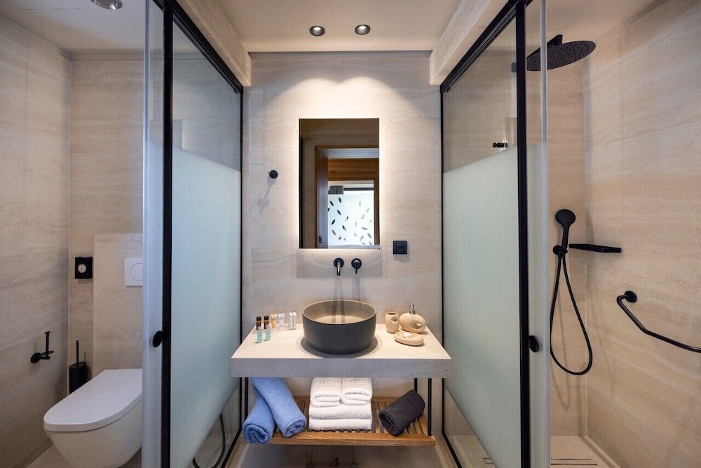 Atlantis Beach Hotel — Hotel rooms in Rethymnon